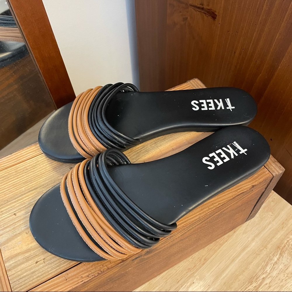 TKEES Serena Sandal - Black and Tan